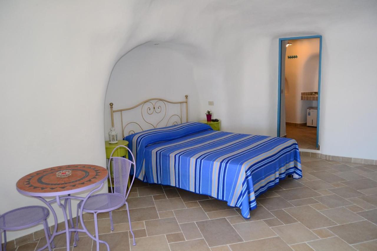 Maridea - Cave Suites Понца Екстериор снимка