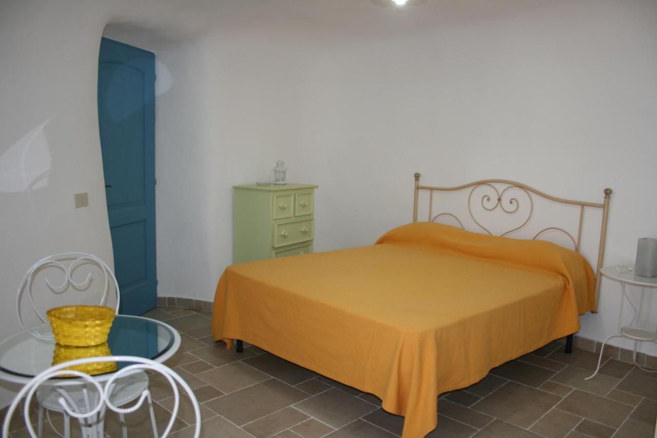 Maridea - Cave Suites Понца Екстериор снимка