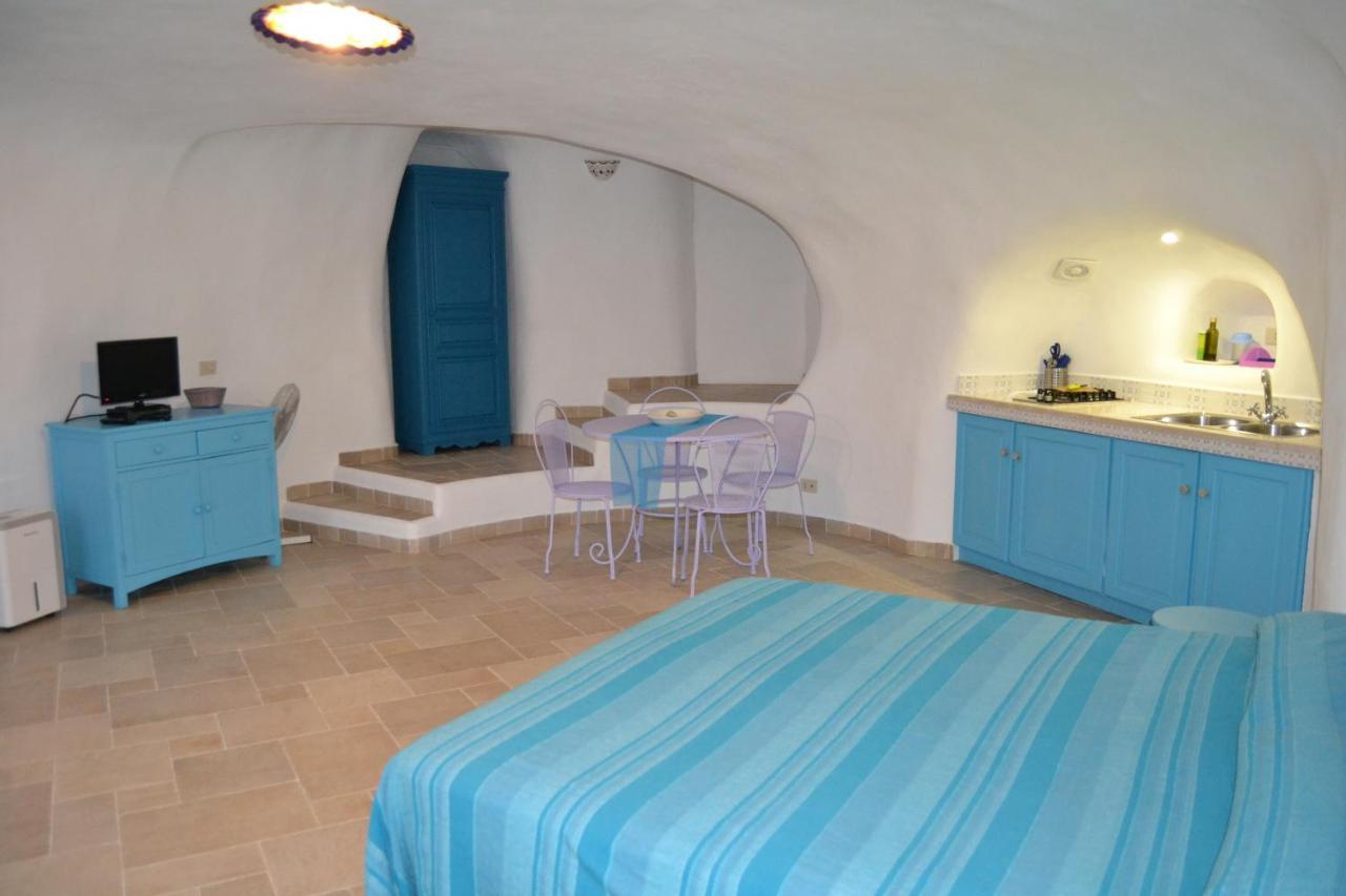 Maridea - Cave Suites Понца Екстериор снимка