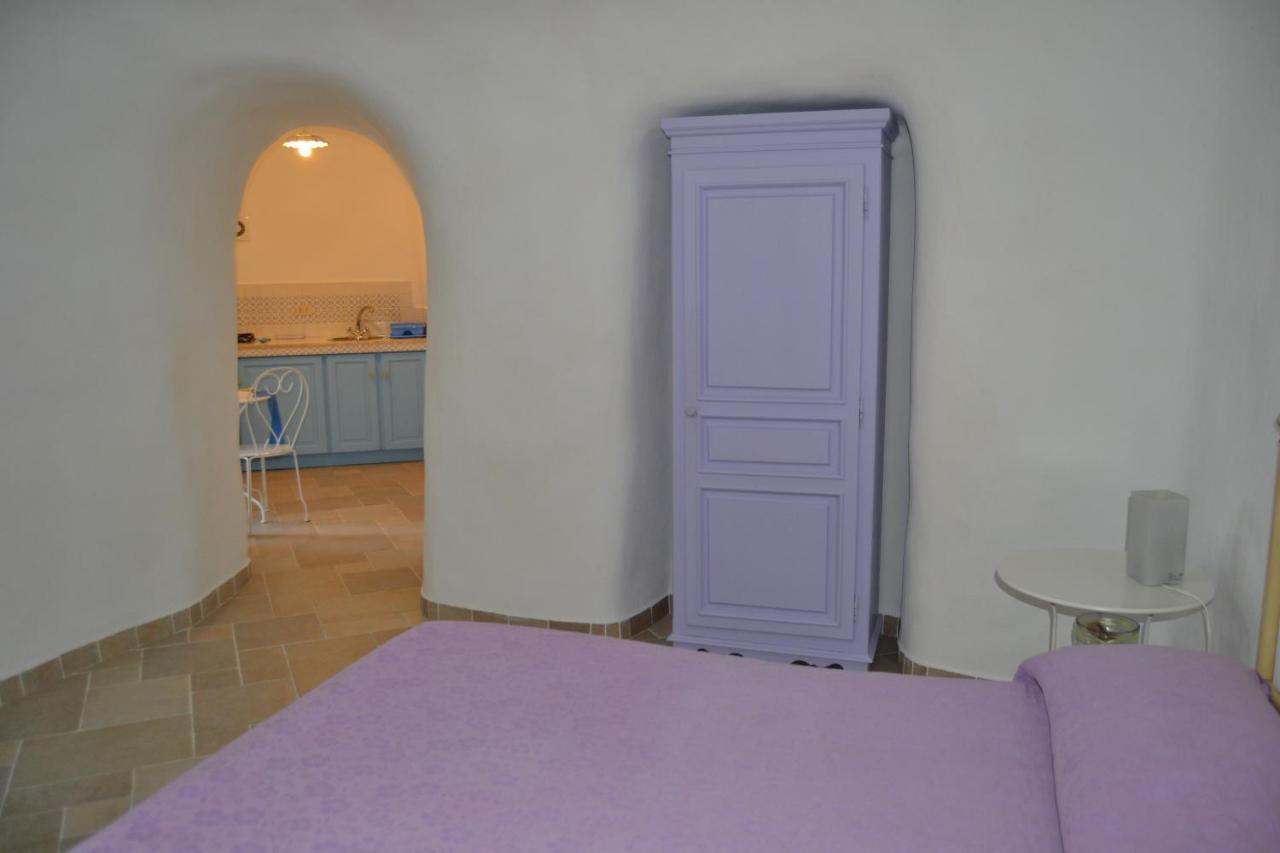 Maridea - Cave Suites Понца Екстериор снимка